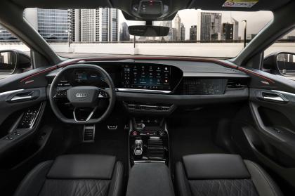 Audi: Πρεμιέρα επί ελληνικού εδάφους για τα νέα A5, Q5 και Q6 e-tron